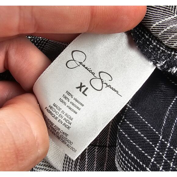 Jessica Simpson XL black white buffalo plaid holiday winter LIGHT flannel button - Picture 6 of 8